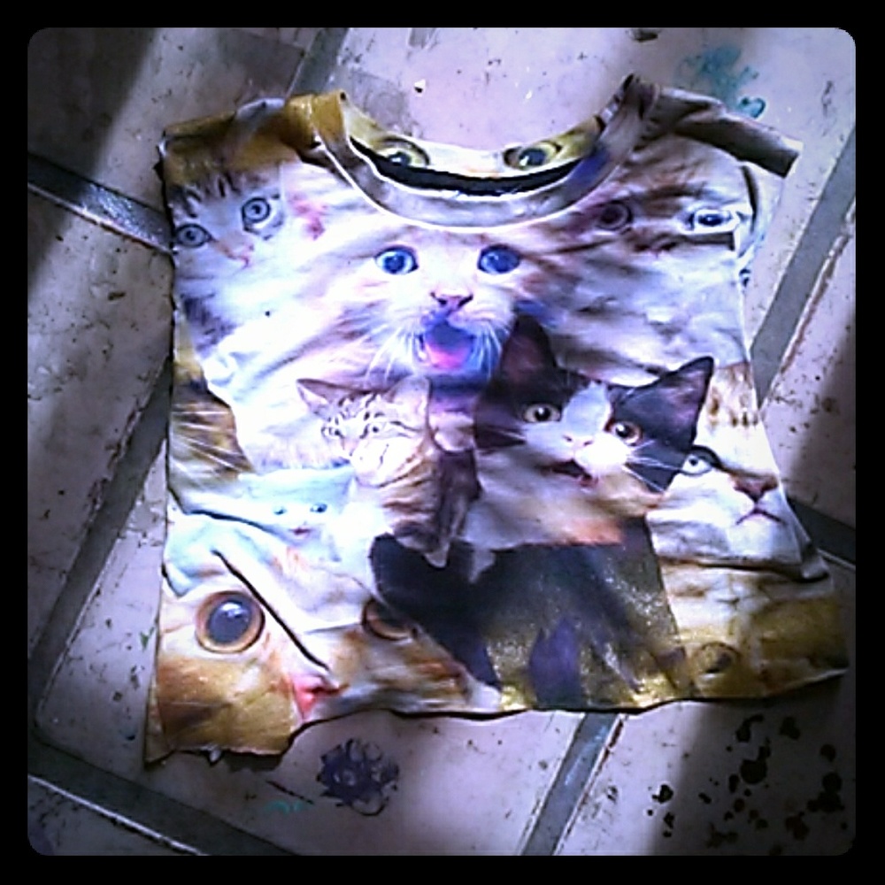NWT Lrg tank crop top with cats & gold glitter